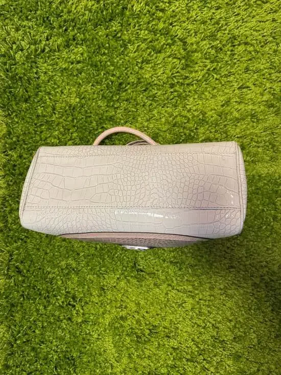 Guess Vintage Y2K Croc-Embossed Patent Leather Tri-Tone Handbag with Rhinestone - Picture 4 of 6